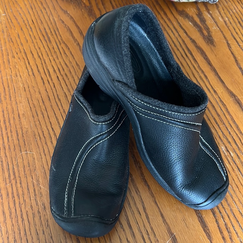 Keen Women’s slip on shoe.